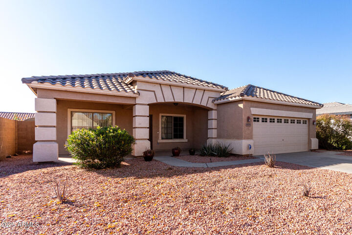 Property Photo: 4233 E Colonial Drive AZ 85249
