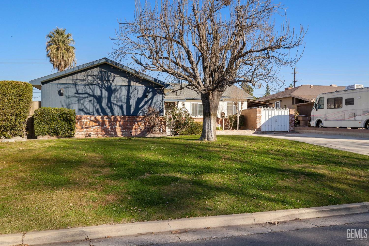 Property Photo:  1916 Duke Drive  CA 93305 