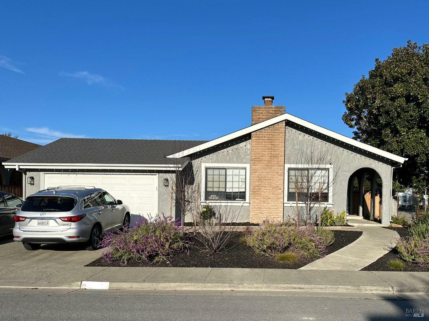 925 Palmetto Way  Petaluma CA 94954 photo