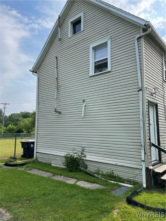 Property Photo:  24 Seal Place  NY 14218 