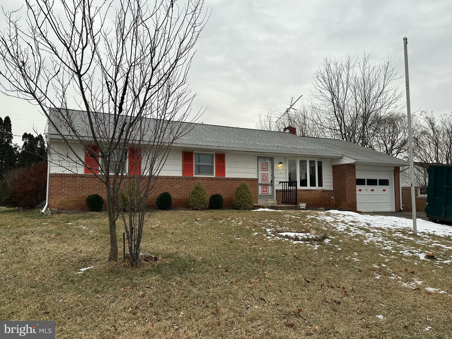 Property Photo:  117 Whitney Road  PA 17603 