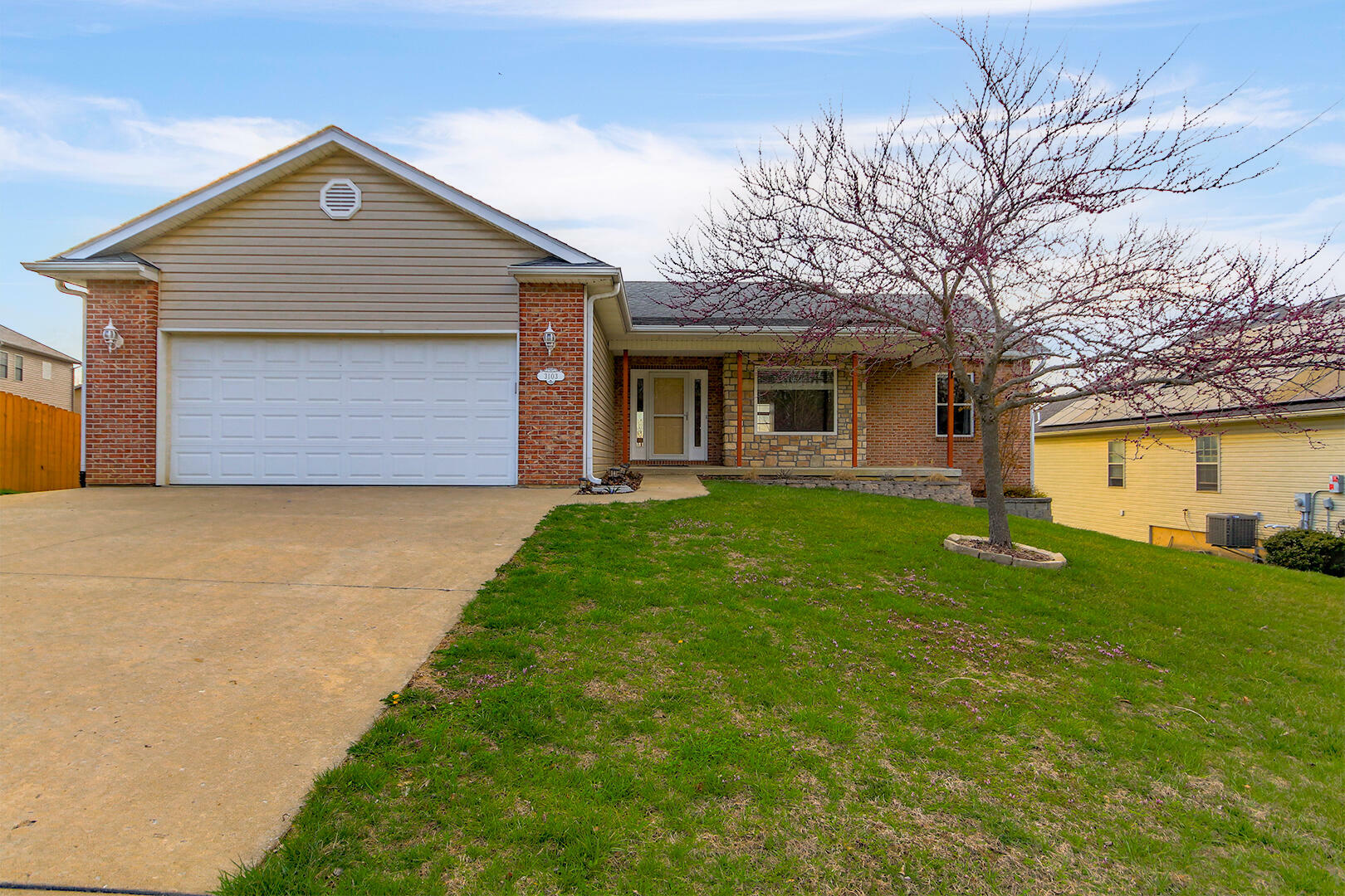 Property Photo: 3103 Woods Crossing Dr MO 65202