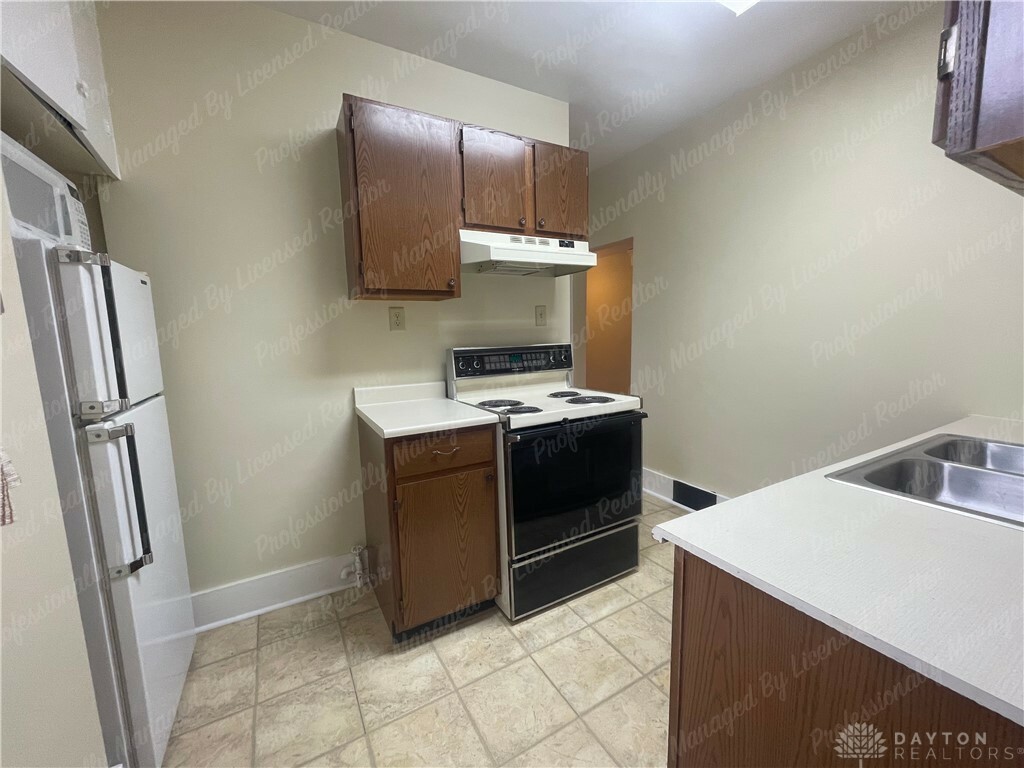 Property Photo:  325 S Plum Street 2  OH 45373 