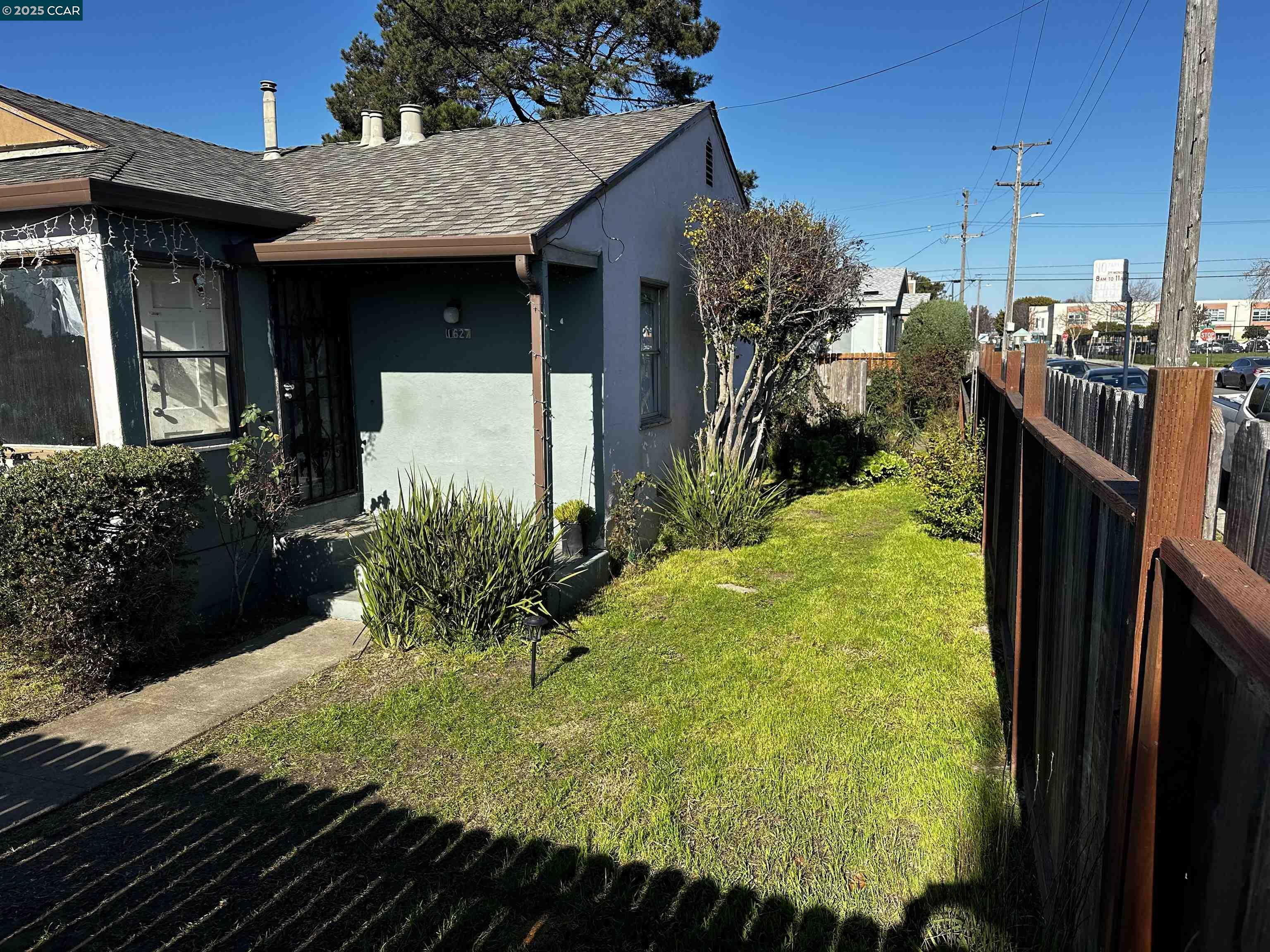 Property Photo:  1627 Esmond Ave  CA 94801 