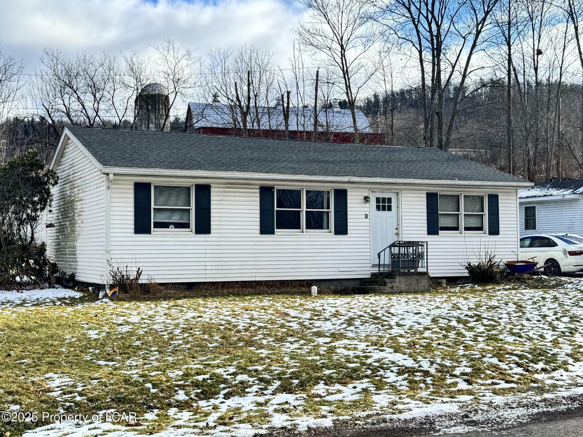 Property Photo:  3 Englewood Street  PA 18657 