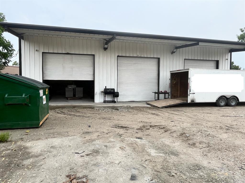 Property Photo: 107 Tower Street TX 77530