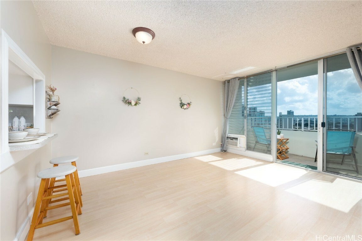 Property Photo:  796 Isenberg Street 9H  HI 96826 