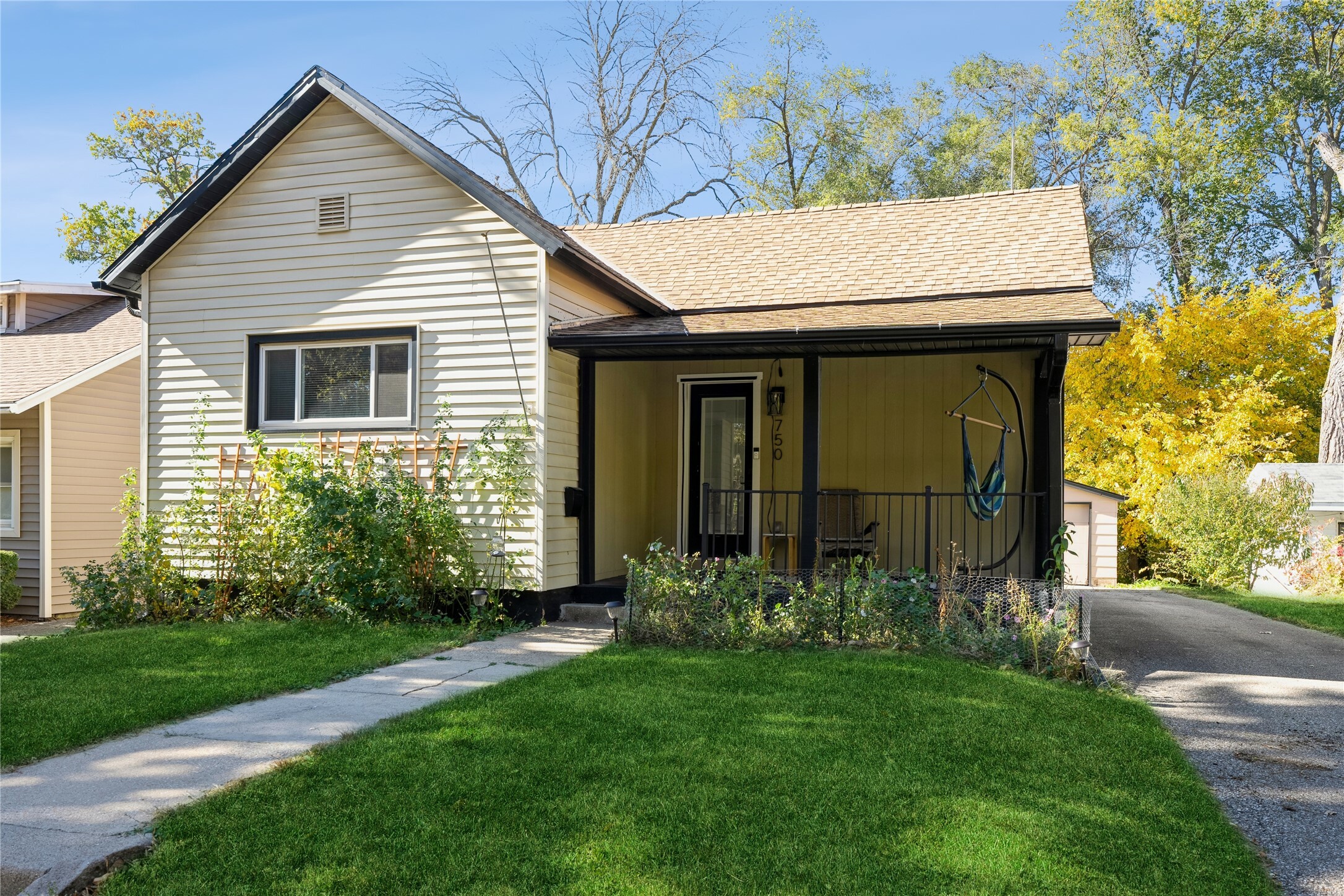 Property Photo:  750 24th Street  IA 50312 