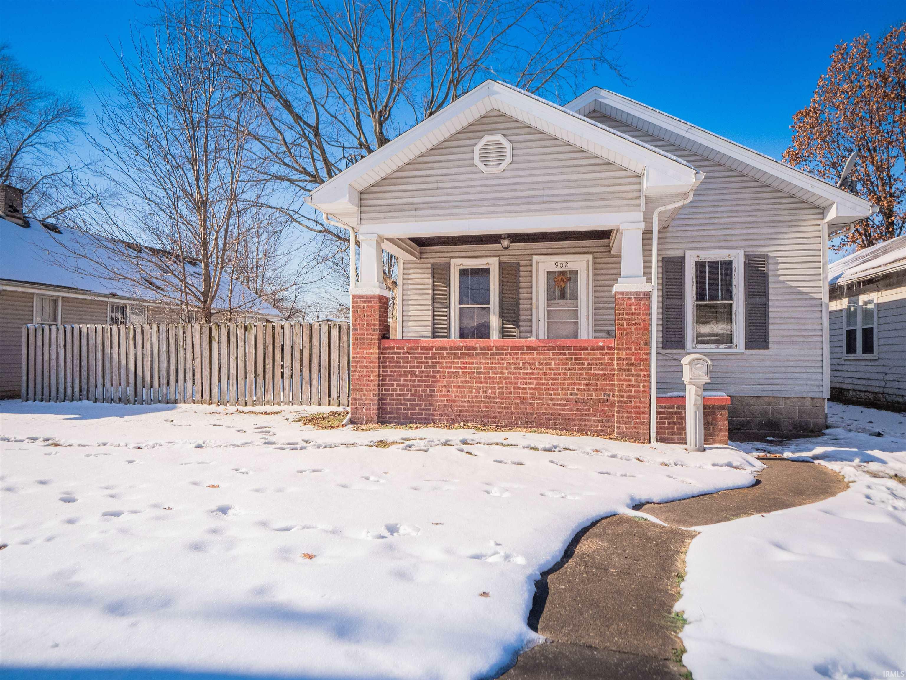 Property Photo:  902 N Weinbach Avenue  IN 47711 