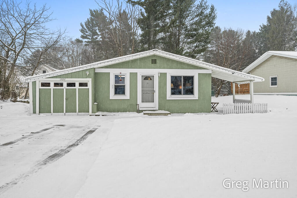 Property Photo:  17652 Robbins Road  MI 49417 