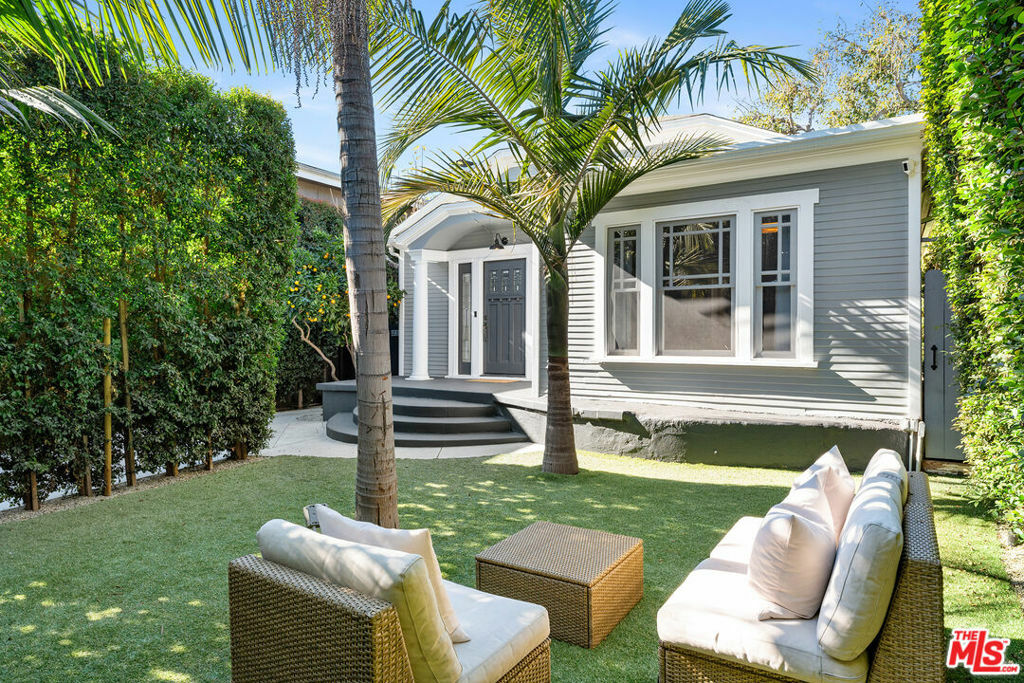 Property Photo: 1233 N Genesee Avenue CA 90046