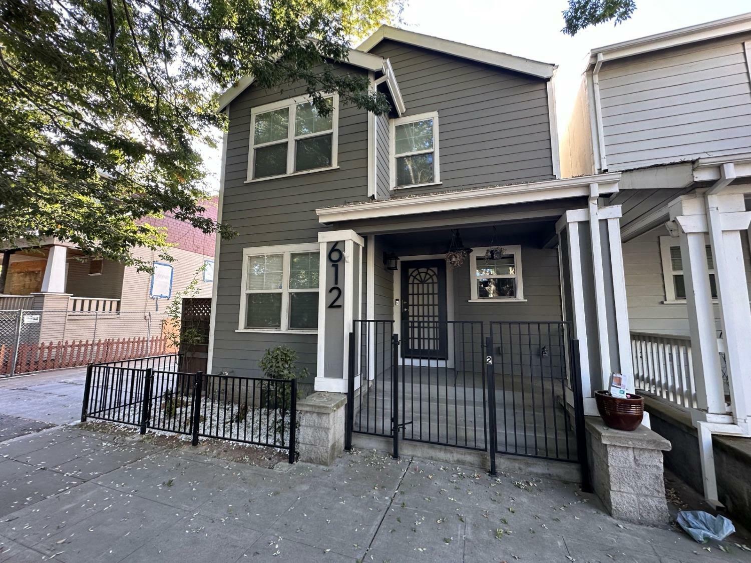 Property Photo:  612 13th Street  CA 95814 