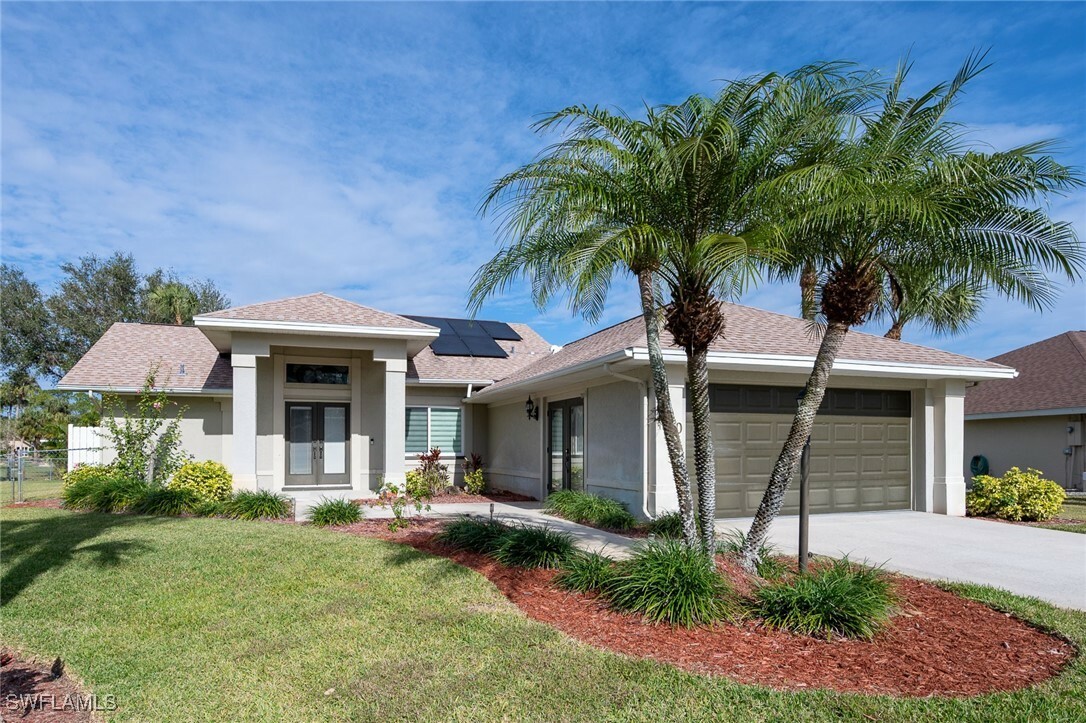 Property Photo:  2610 Elva Place  FL 33971 