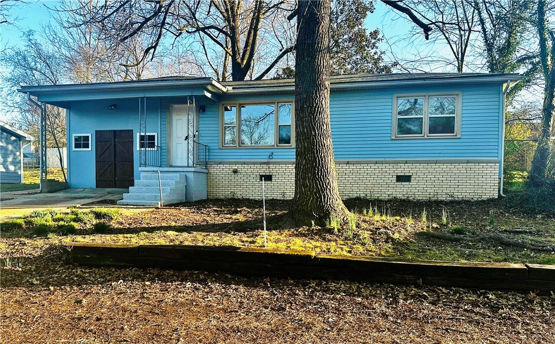 Property Photo: 702 Beverly Drive AR 72601