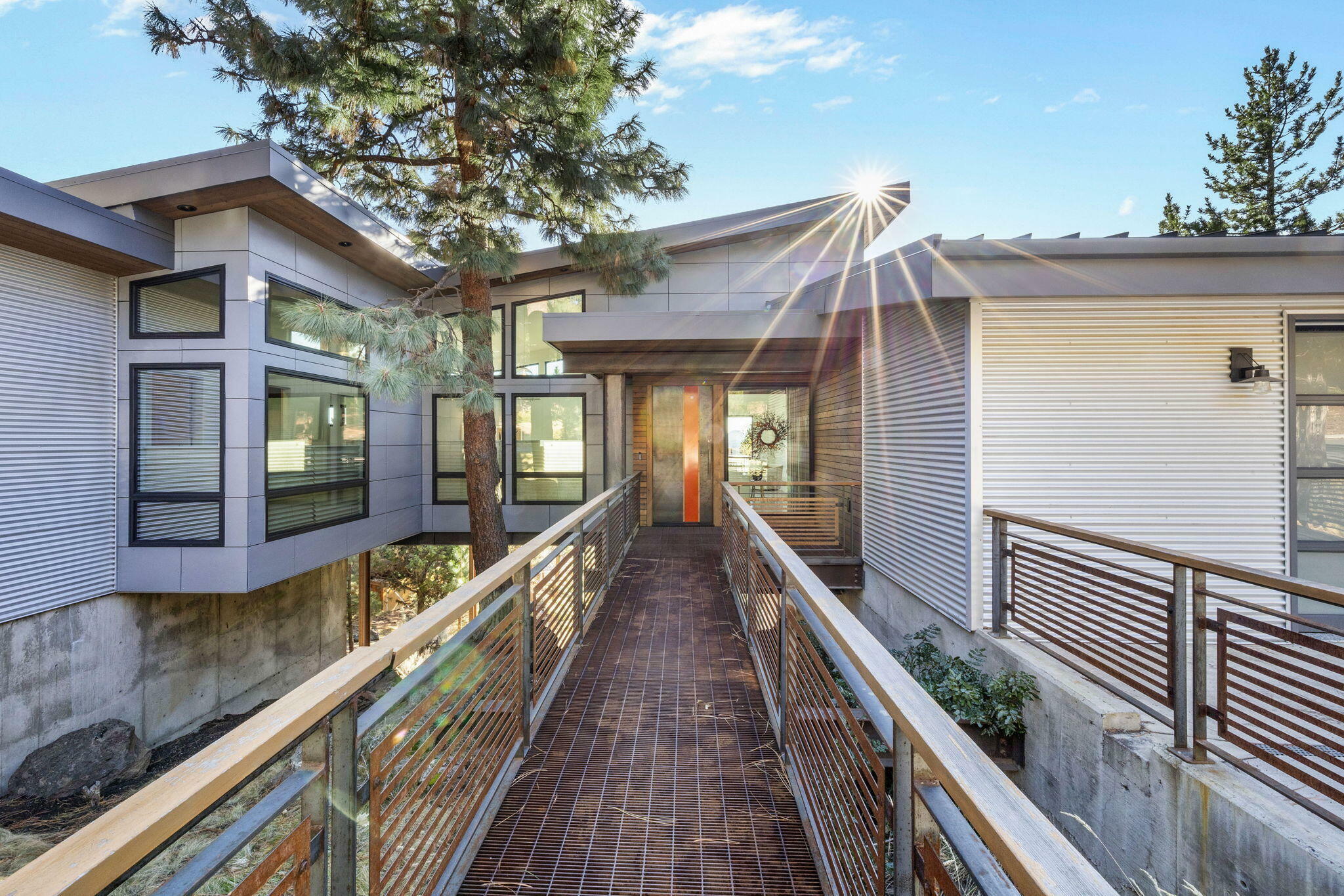 Property Photo: 1823 NW Rimrock Road OR 97703