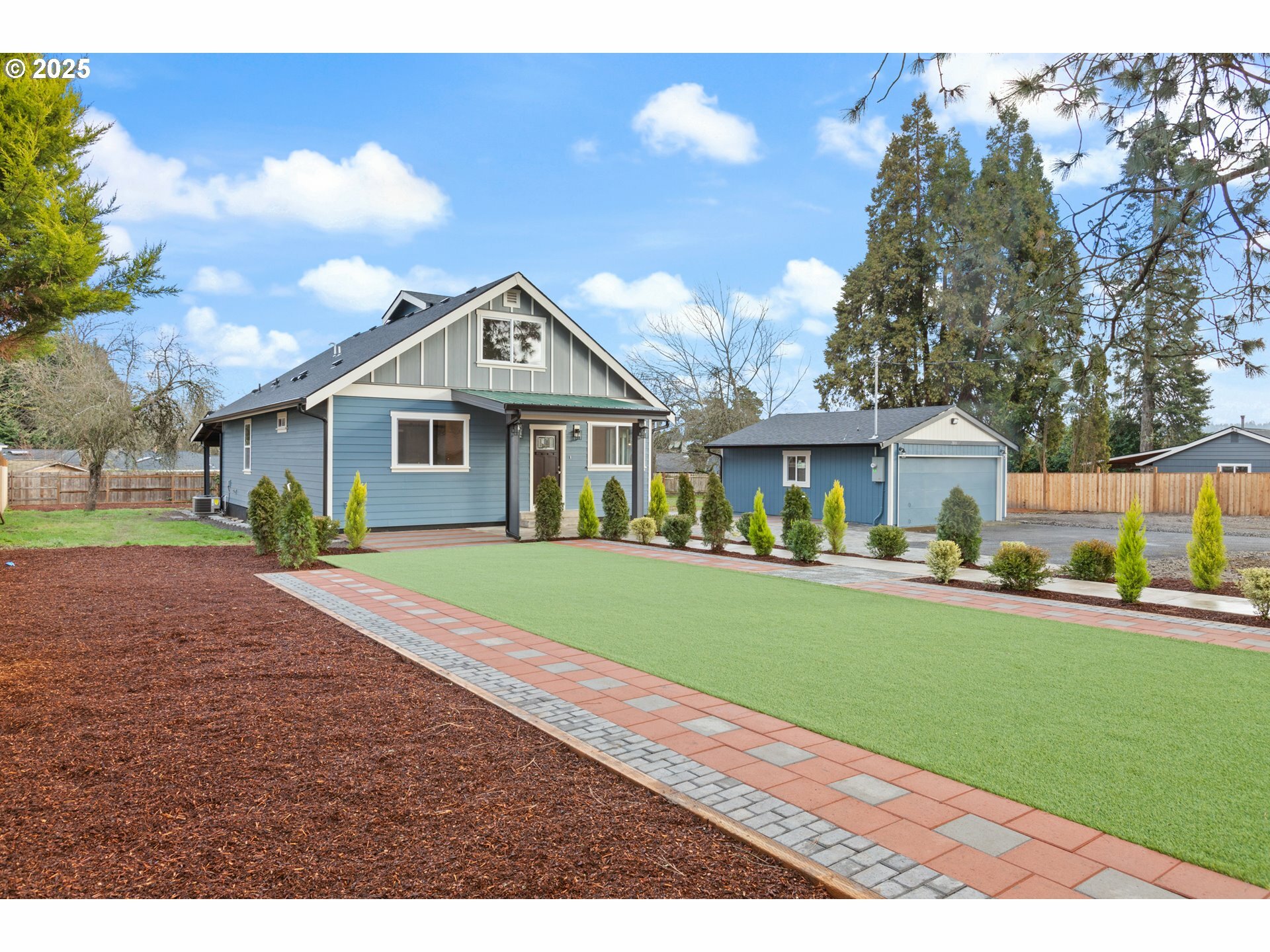 Property Photo:  2880 SW 209th Ave  OR 97003 