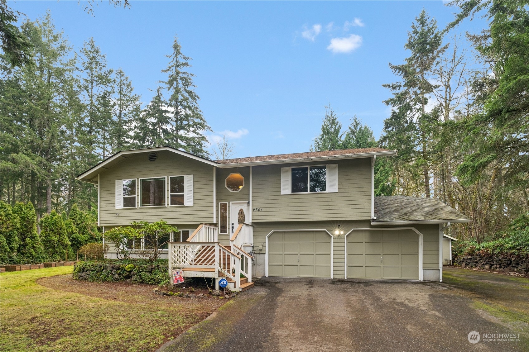 Property Photo: 2741 SE Arthur Court WA 98367