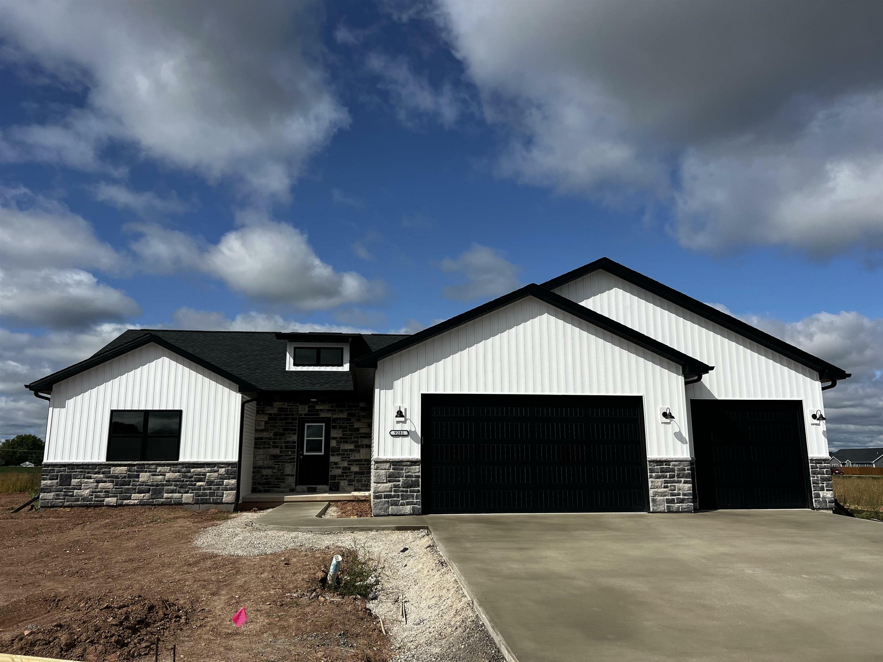 Property Photo:  2405 Brantwood Drive  WI 54956 