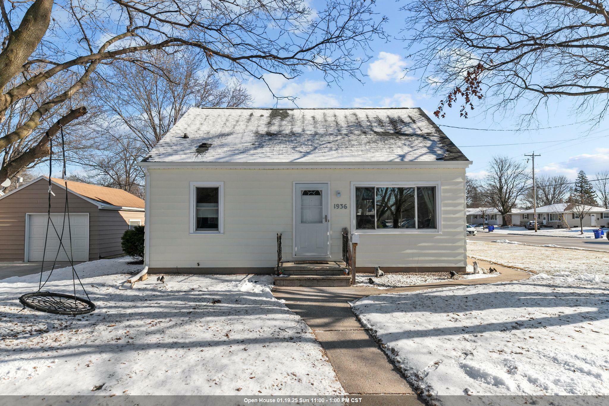 1936 S Walden Avenue  Appleton WI 54915-4228 photo