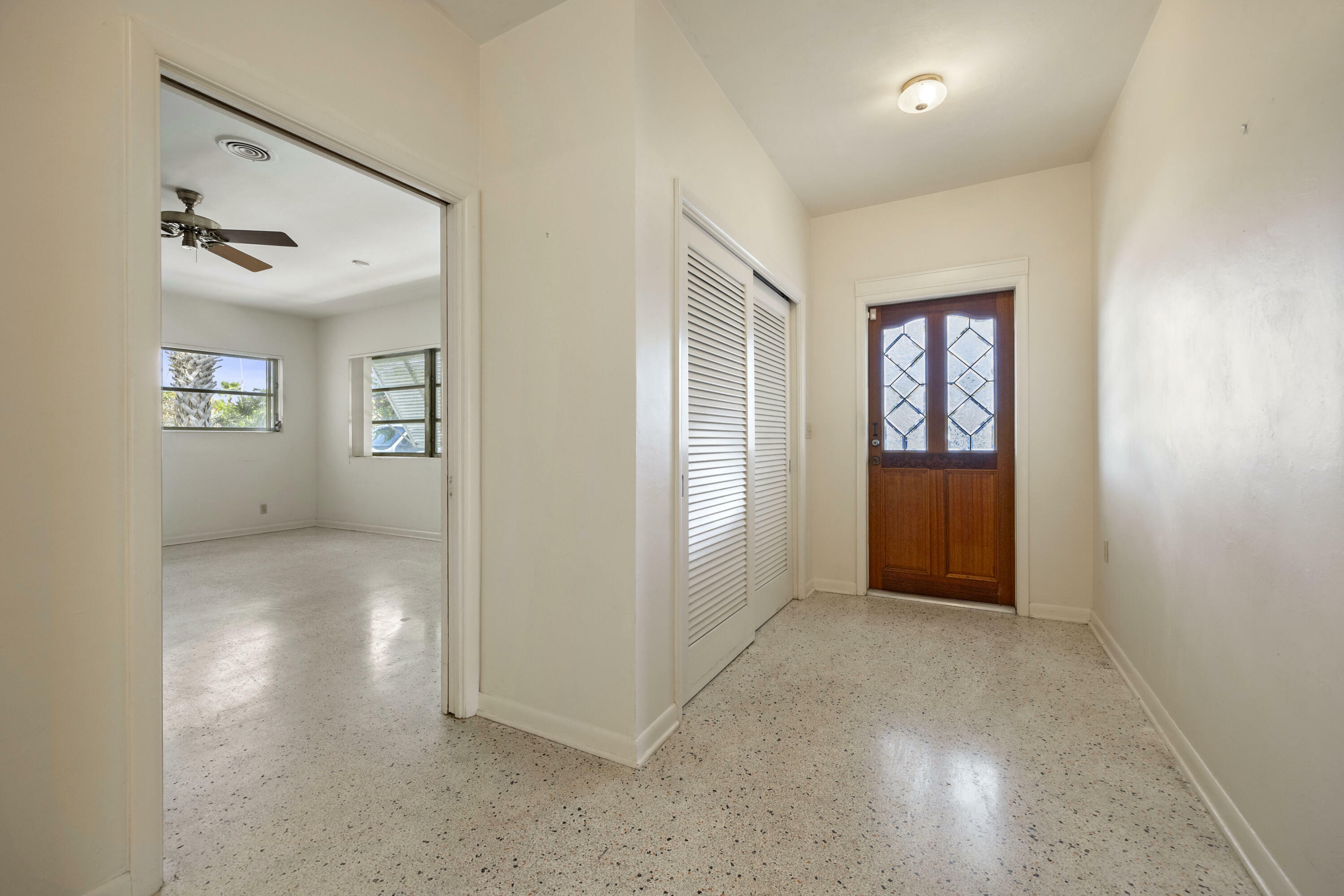 Property Photo:  1001 SW 2nd Street  FL 33435 