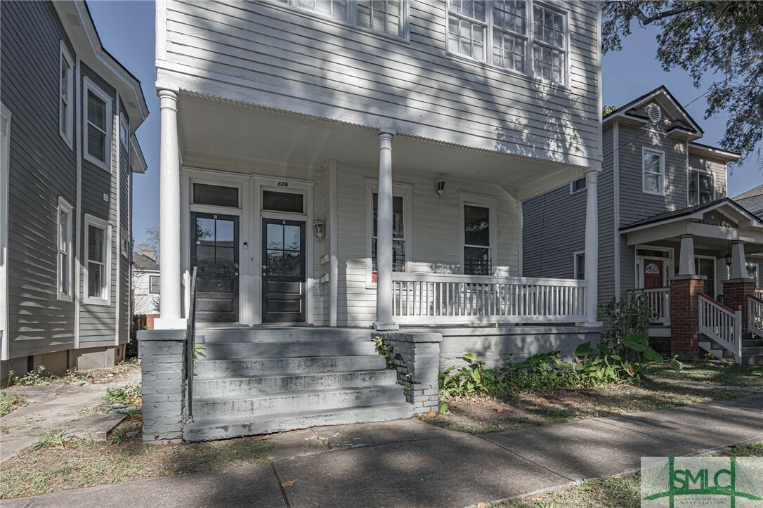 Property Photo: 826 E Duffy Street GA 31401