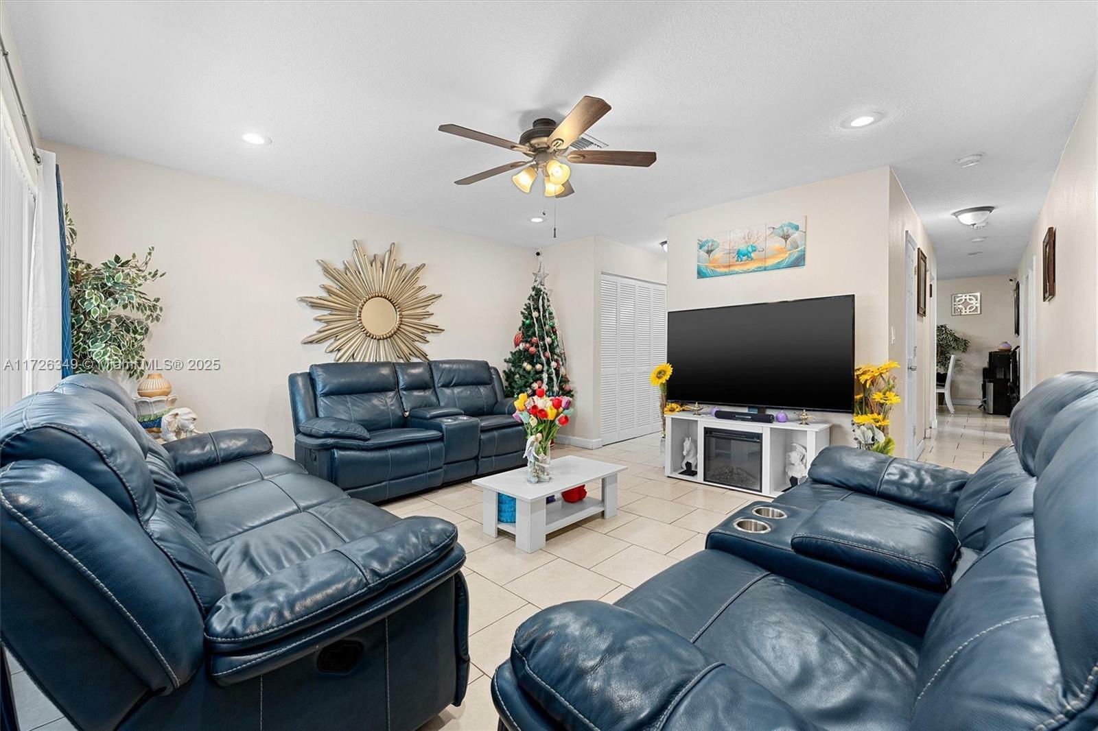 Property Photo:  3591 NW 78th Ln  FL 33065 