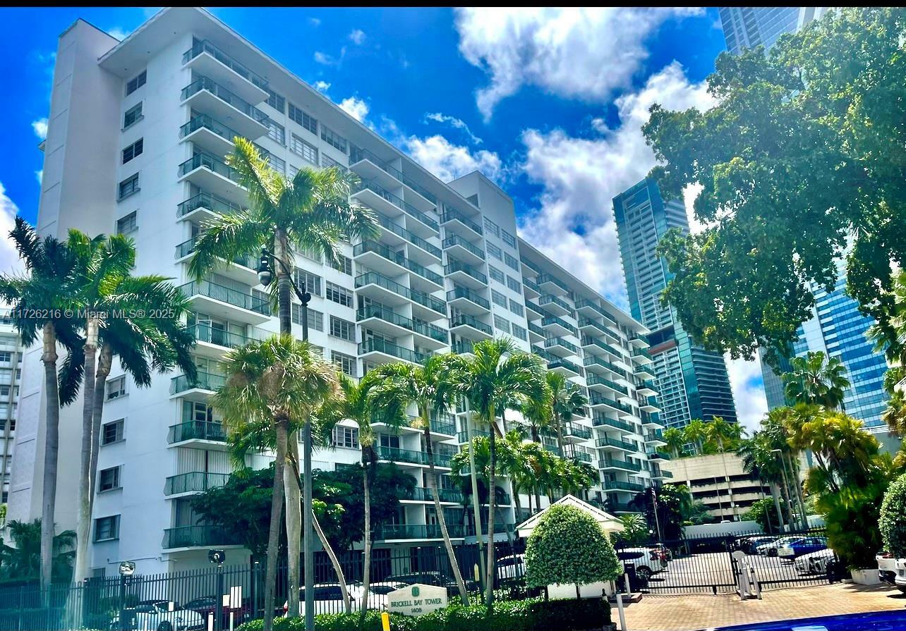 Property Photo:  1408 Brickell Bay Dr 706  FL 33131 