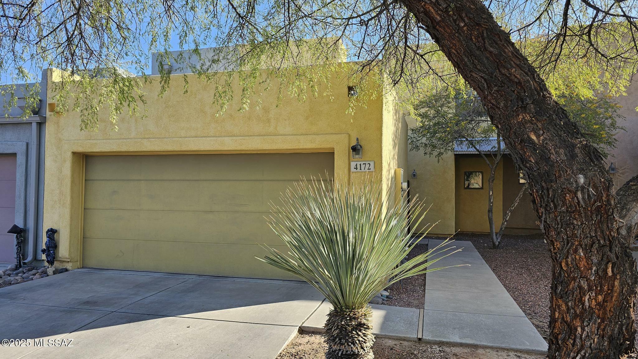 Property Photo:  4172 N Fortune Loop  AZ 85719 