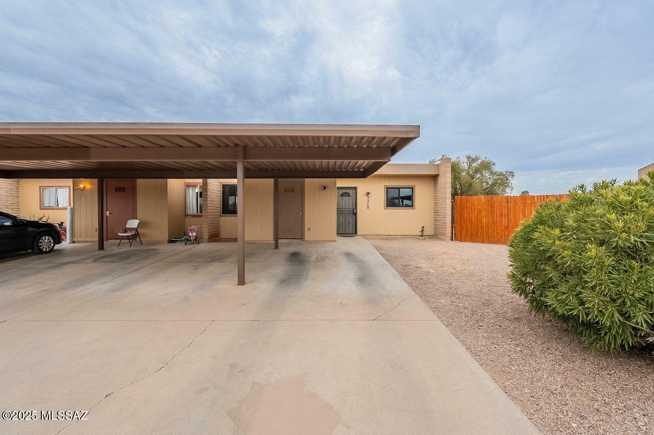 Property Photo:  3310 S Placita Saltillo  AZ 85713 