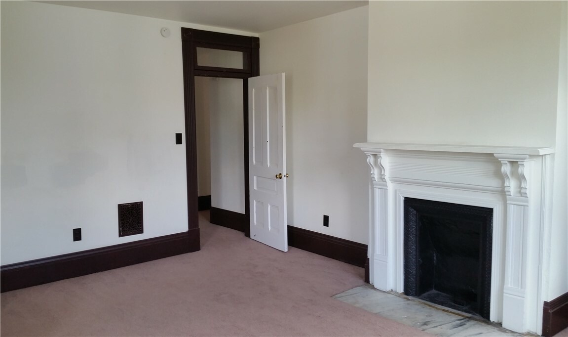 Property Photo:  811 Ohio River Blvd - Unit #2  PA 15202 