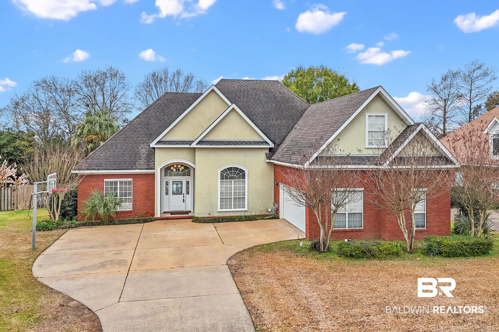 Property Photo: 8977 Parliament Circle AL 36526