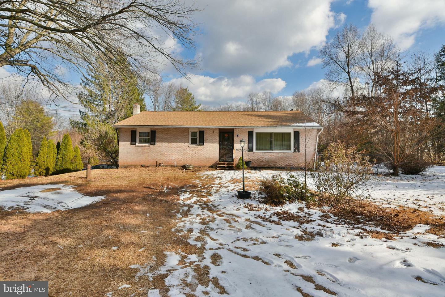 Property Photo:  1372 Laurelwood Road  PA 19465 