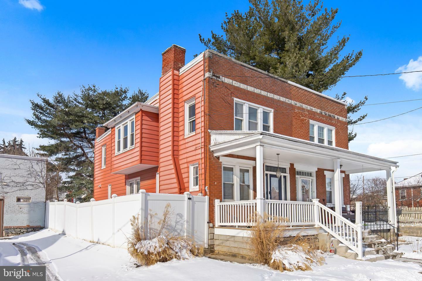 Property Photo: 408 Pearl Street PA 17603