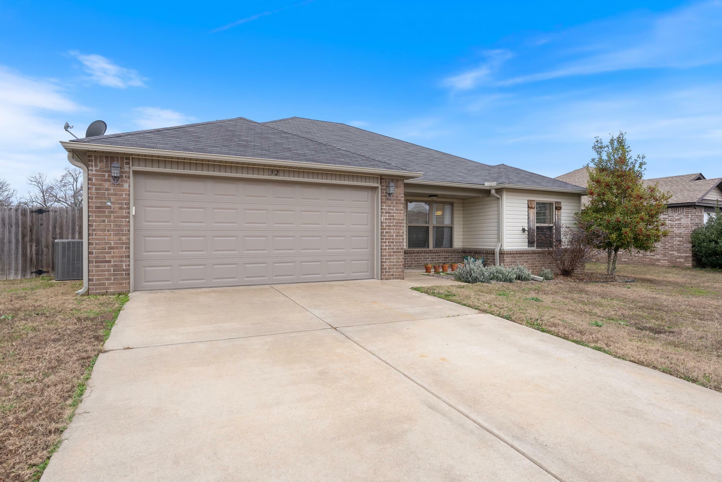 Property Photo:  32 Dunwood Drive  AR 72058 