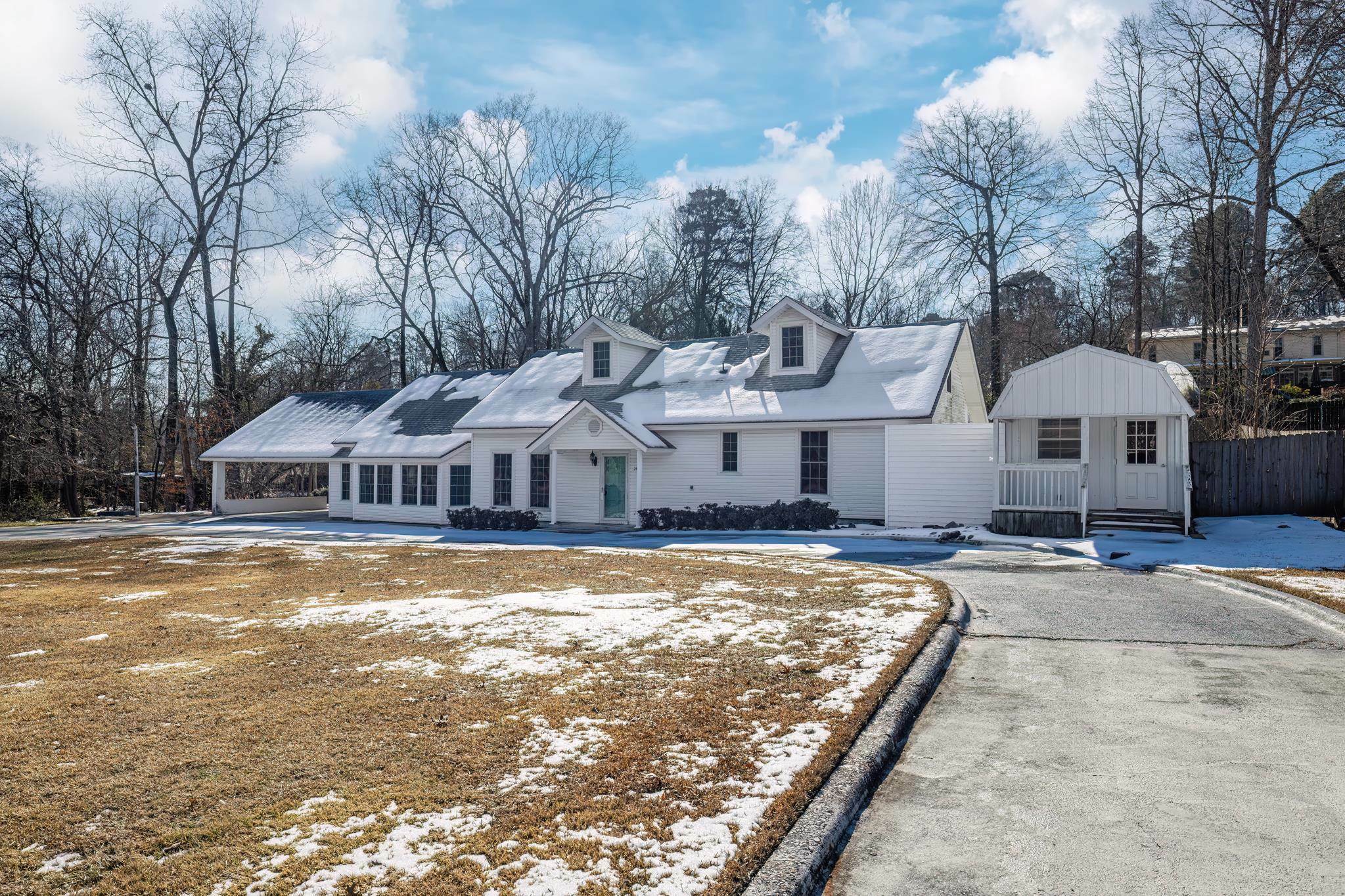 Property Photo:  2401 Forrest Park Drive  AR 71923 