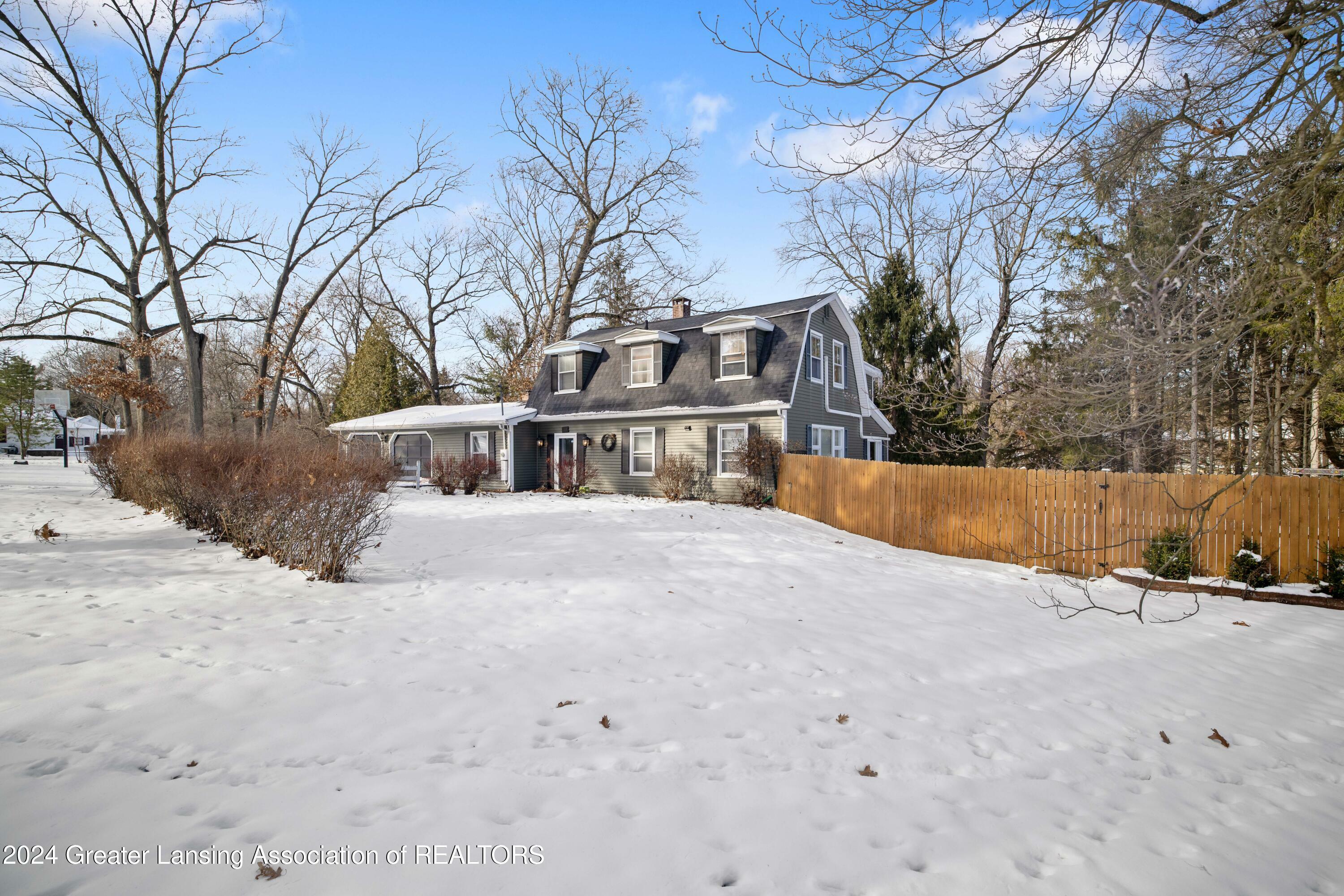 Property Photo:  173 E Hamilton Lane  MI 49015 