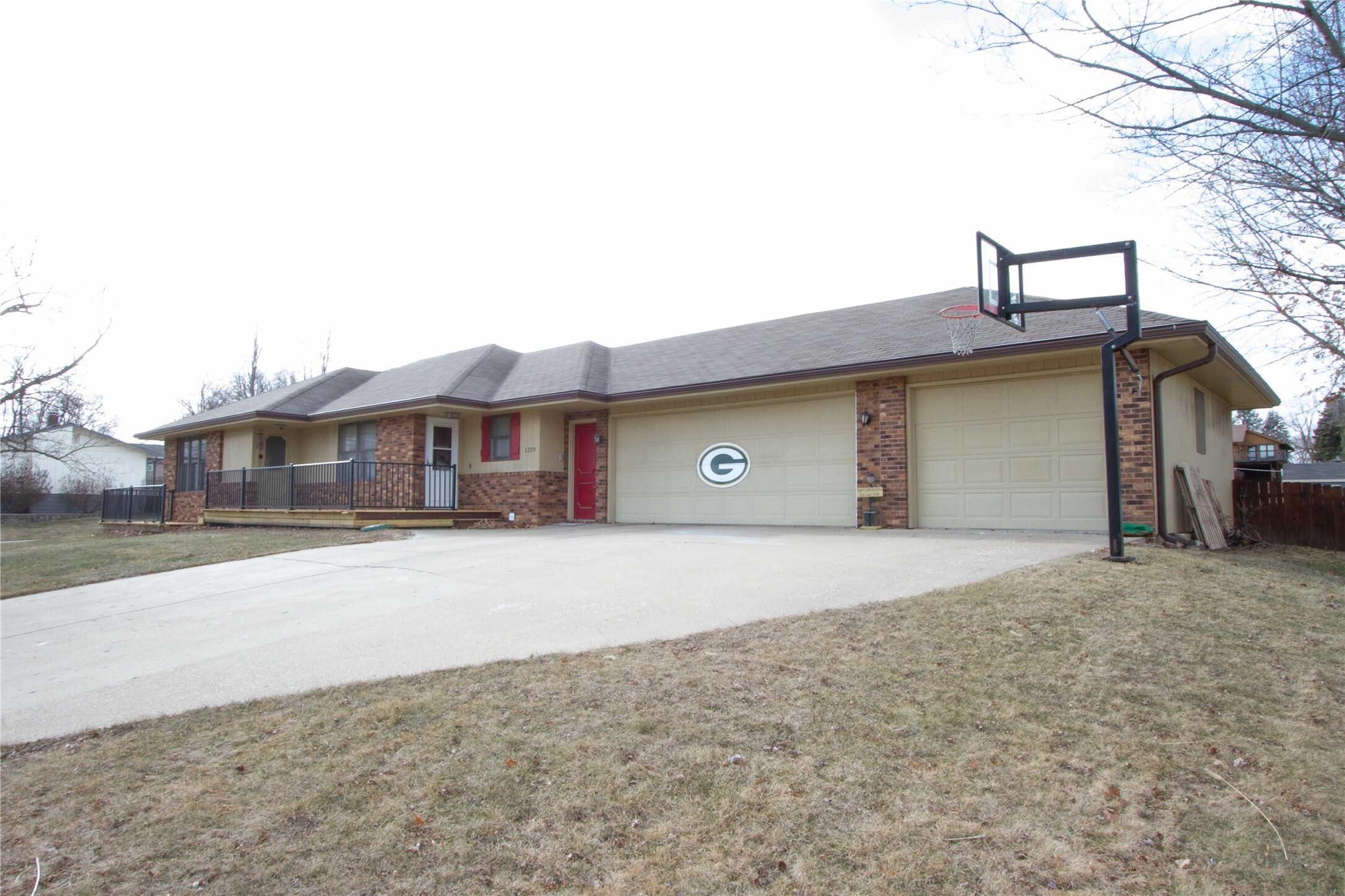 Property Photo:  1329 E 7th Street  IA 50219 