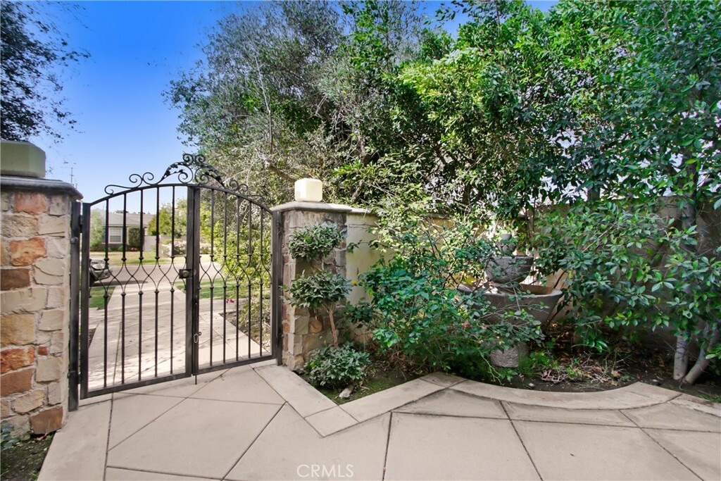 Property Photo: 400 Santa Rosa Road CA 91007