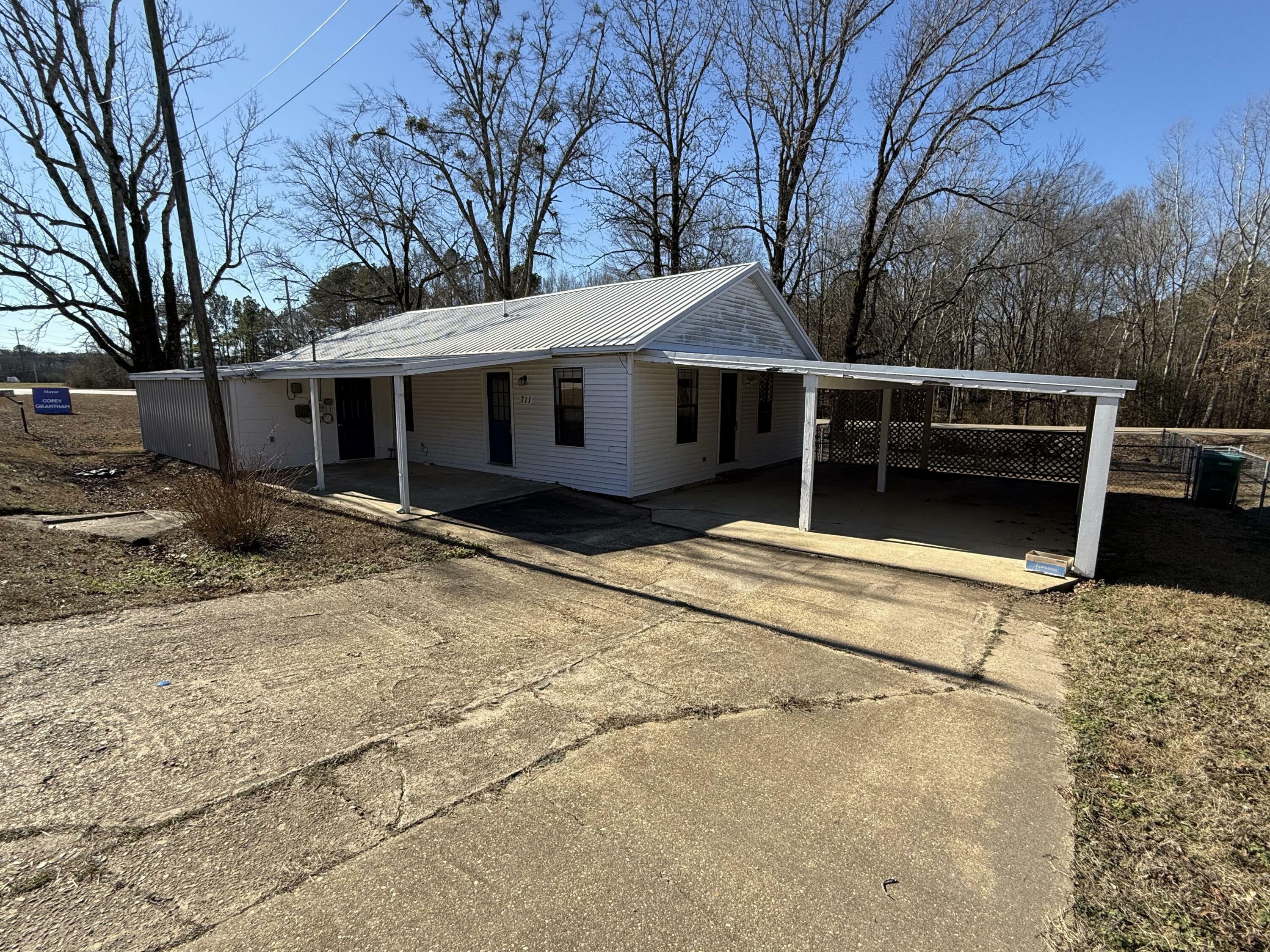 Property Photo:  711 Pull Tight Road  MS 38866 