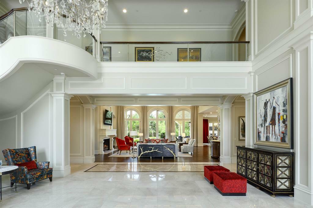 Property Photo: 10617 Bridge Hollow Court TX 75229