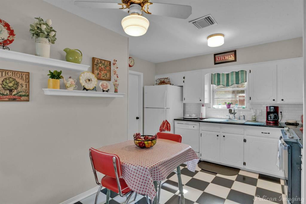 Property Photo:  219 Johnnie Drive  LA 71115 