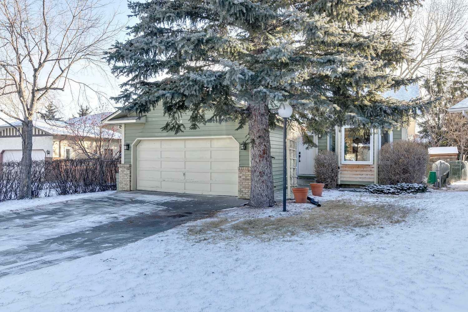 44 Sanderling Rise NW  Calgary AB T3K 3A9 photo