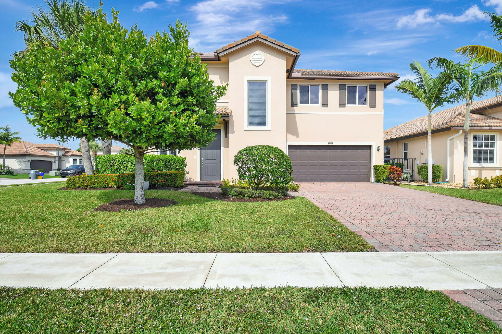 Property Photo:  7283 Prudencia Drive  FL 33463 