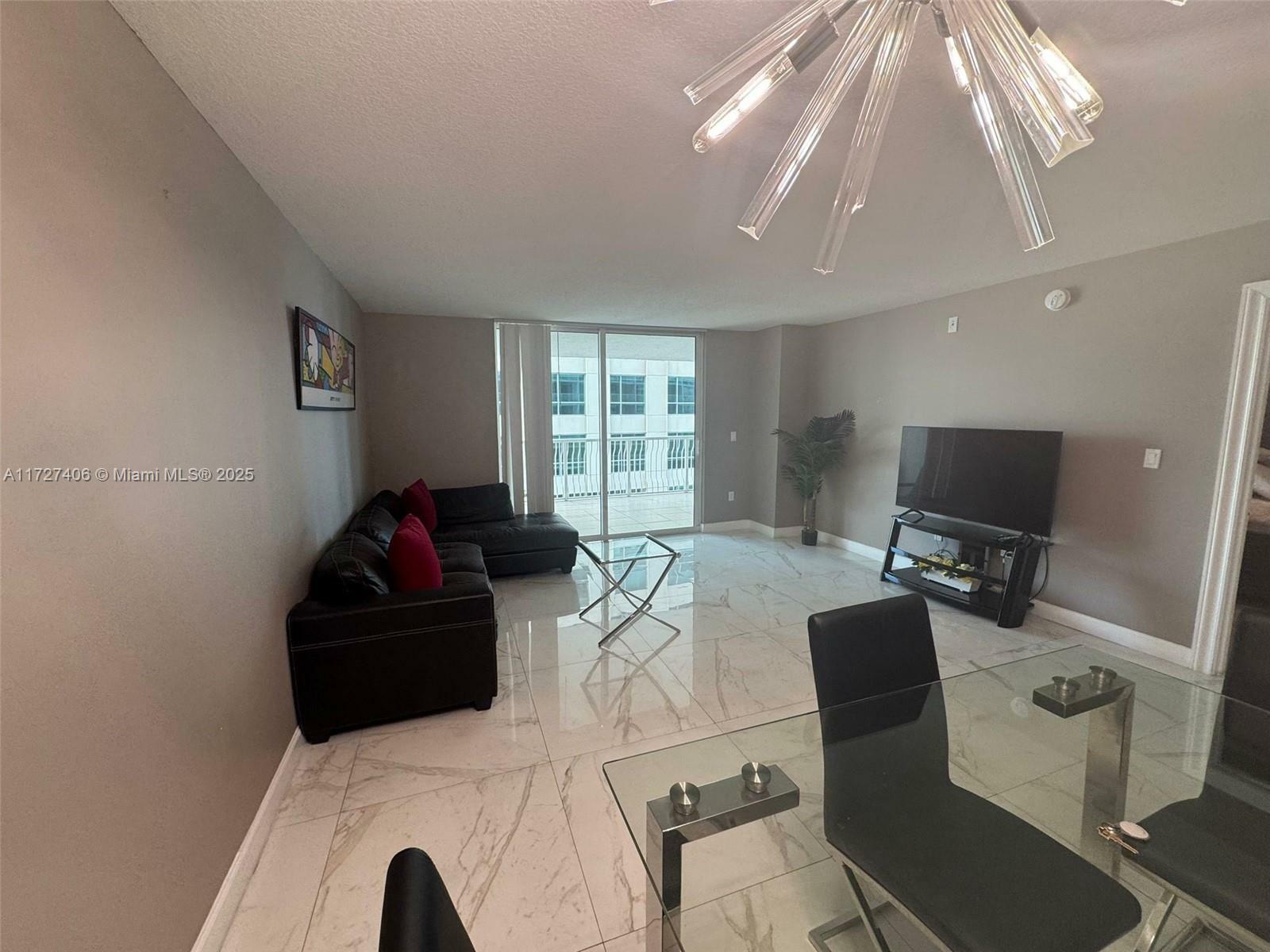 Property Photo:  1200 Brickell Bay Dr 2214  FL 33131 