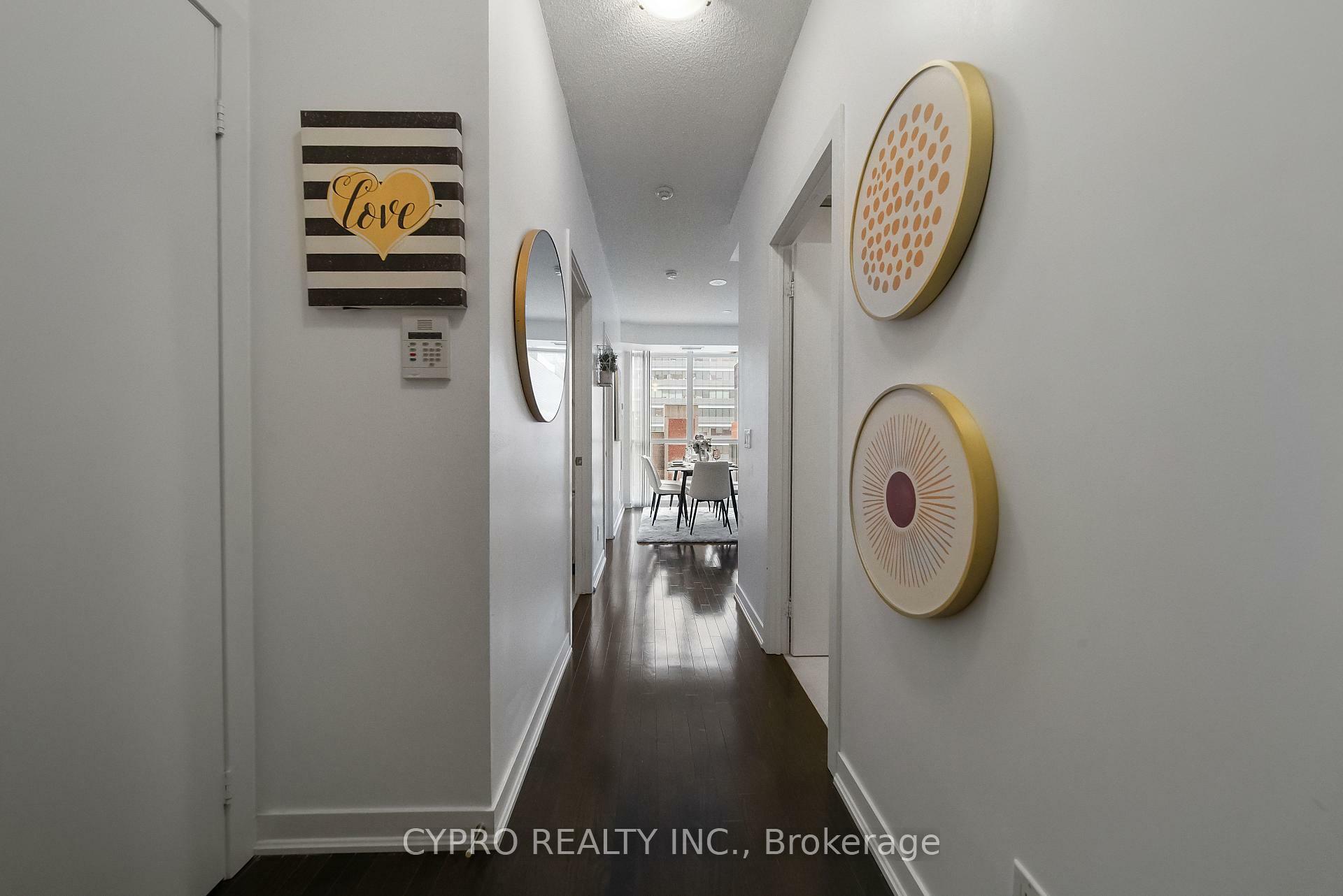 Property Photo: 770 Bay Street 601 ON M5G 0A6