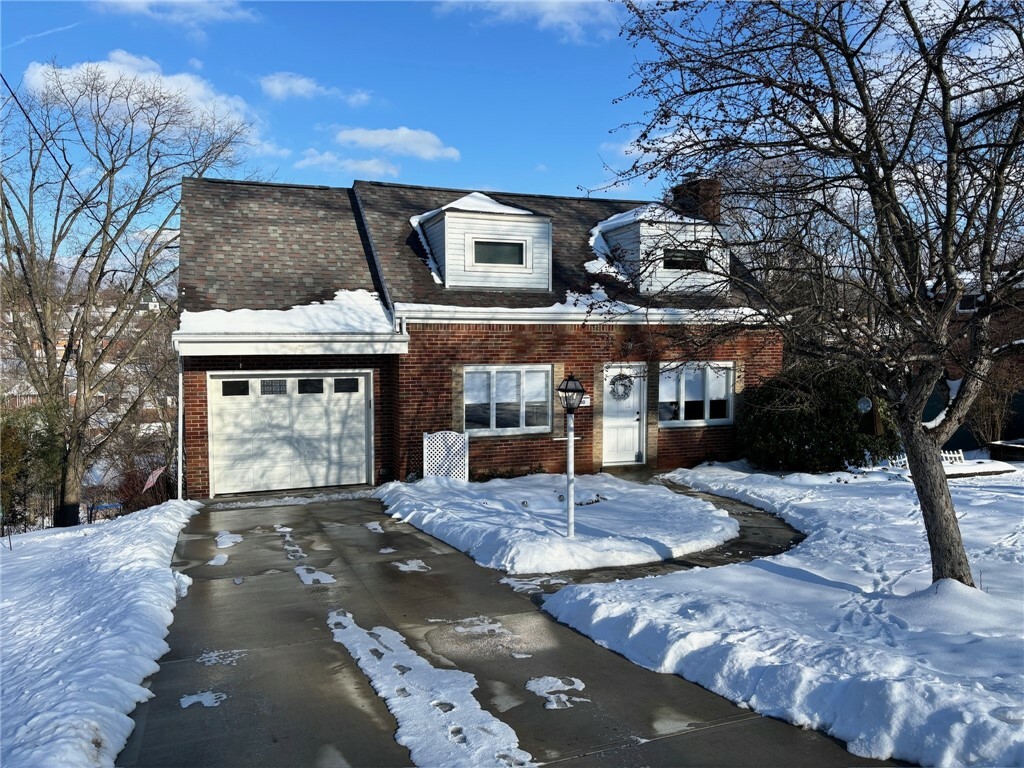 Property Photo:  330 Long Dr  PA 15241 