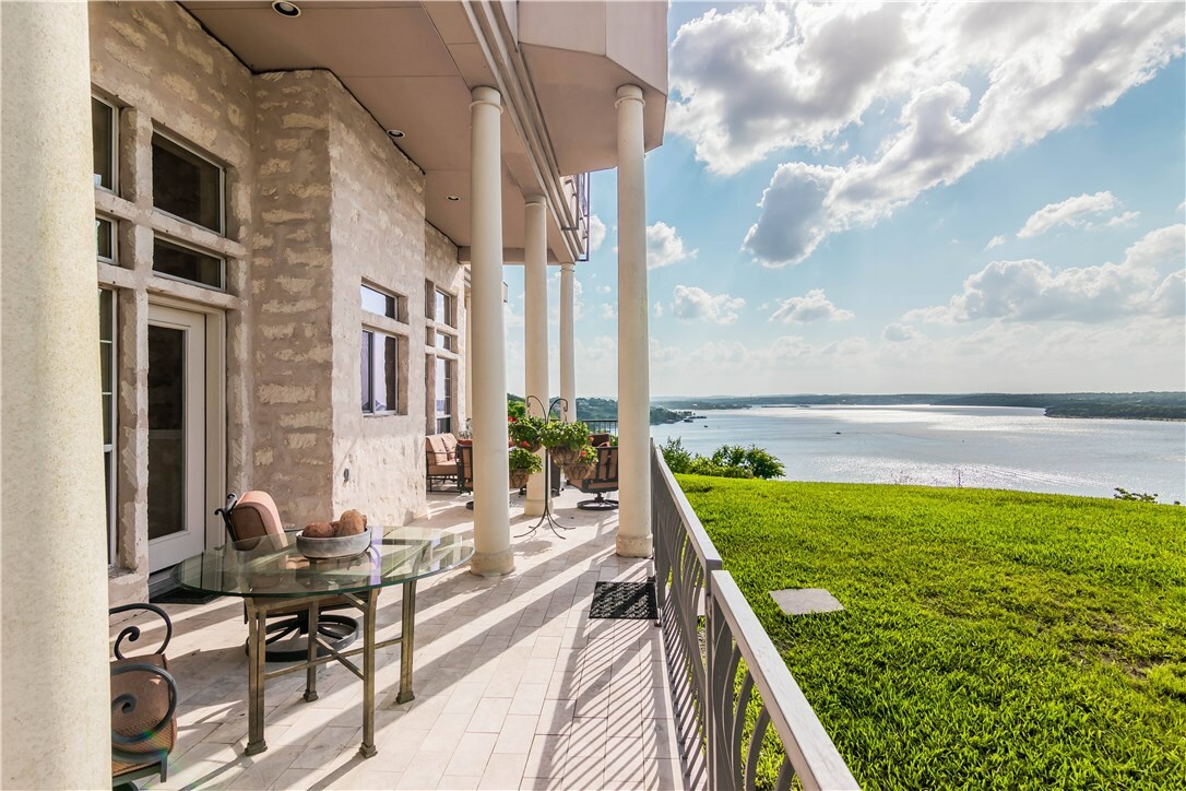 Property Photo: 2918 Ranch Road 620 N N-189 TX 78734