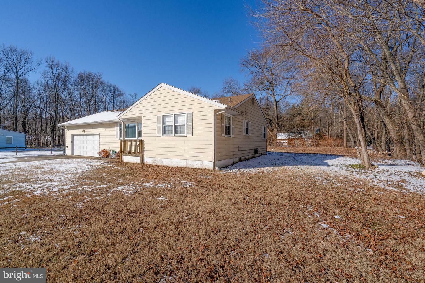 Property Photo:  15 N Hook Road  NJ 08070 