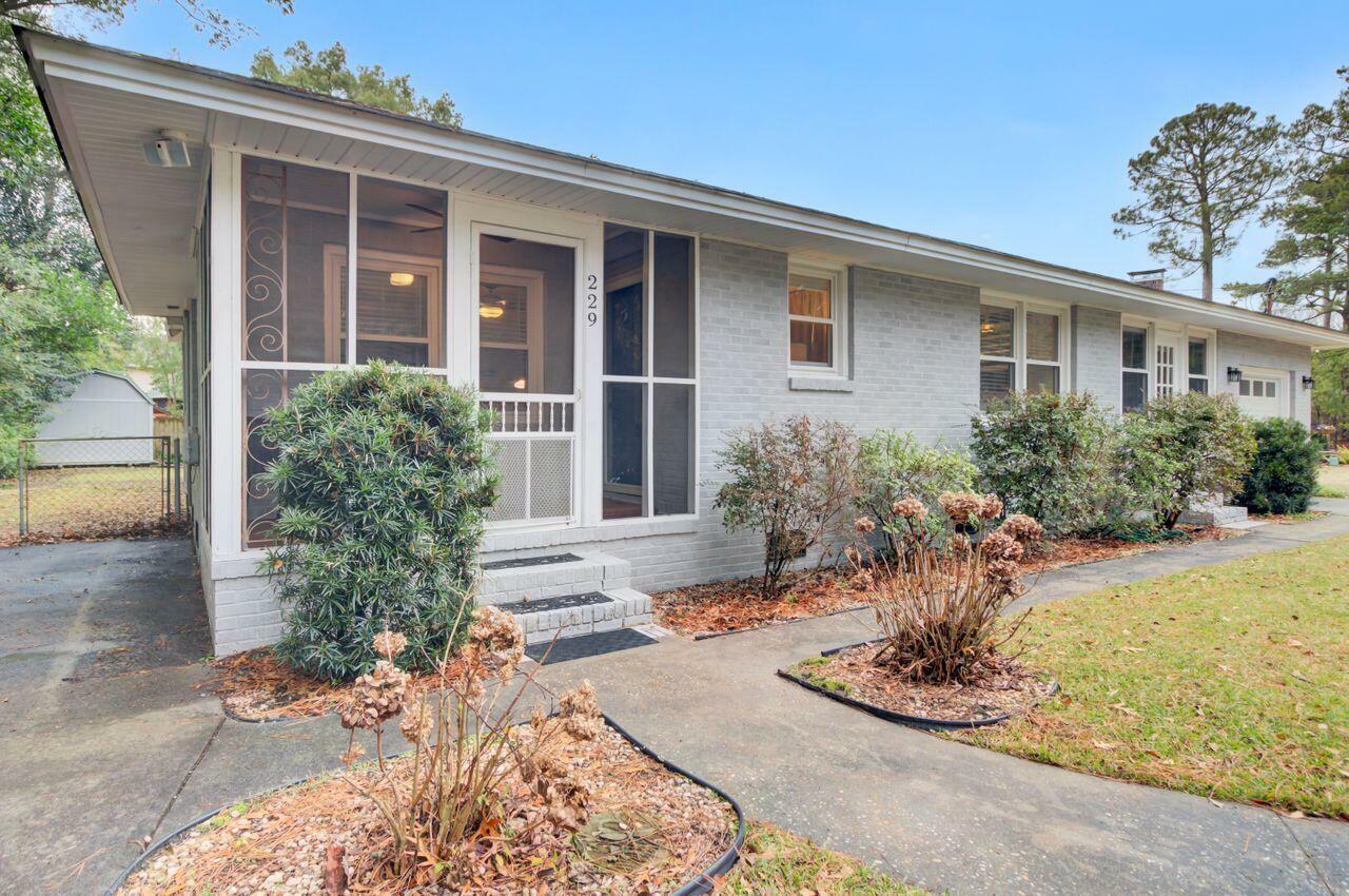 Property Photo:  229 Millcreek Drive  SC 29407 