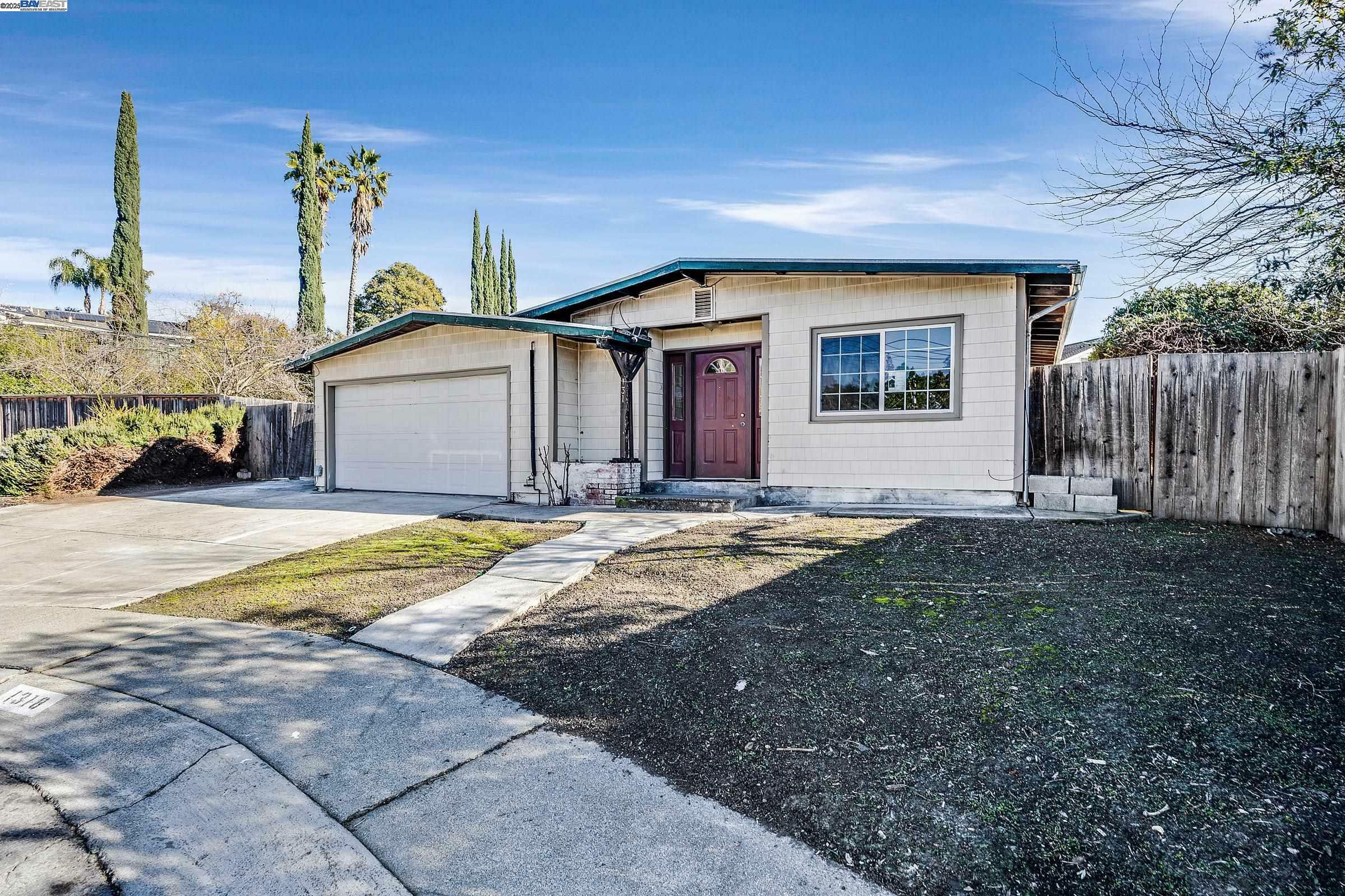 Property Photo:  1318 Perth Ct  CA 94521 